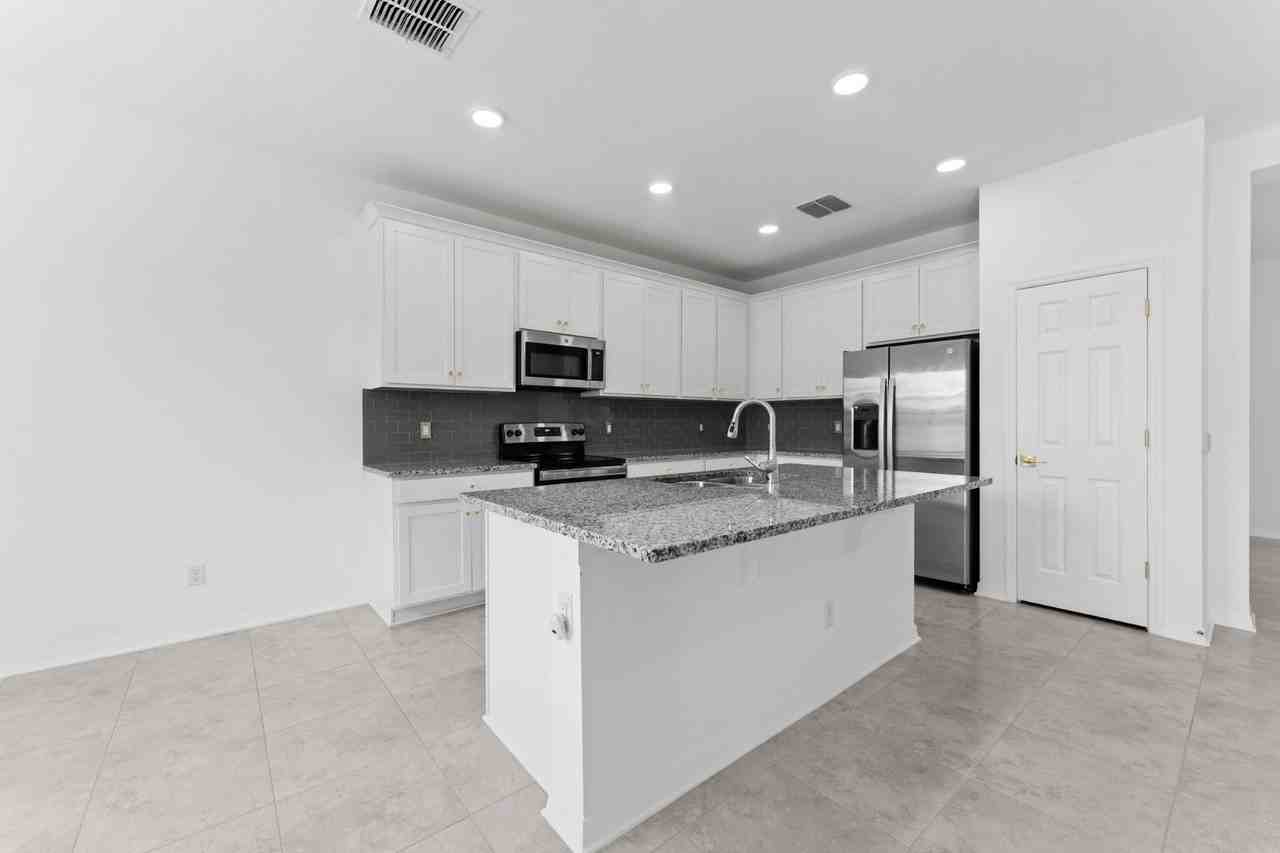 32034 Sapna Chime Dr - Photo 7 of 47