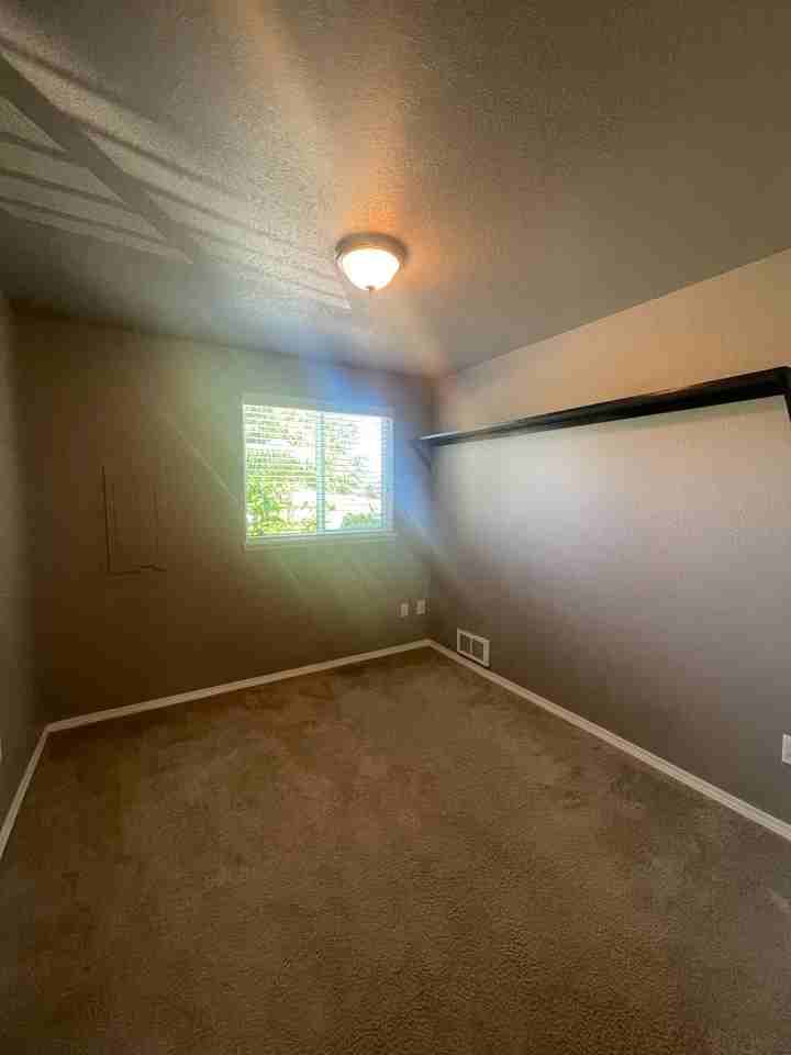 649 Bavarian Ln Se - Photo 4 of 29