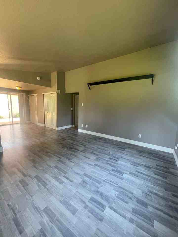 649 Bavarian Ln Se - Photo 6 of 29