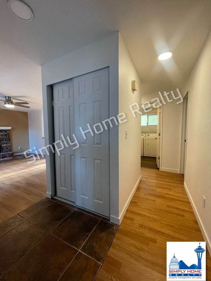 7808 Pamela Ct Se - Photo 3 of 26