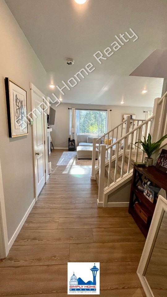 929 Vine Maple St Se - Photo 3 of 45