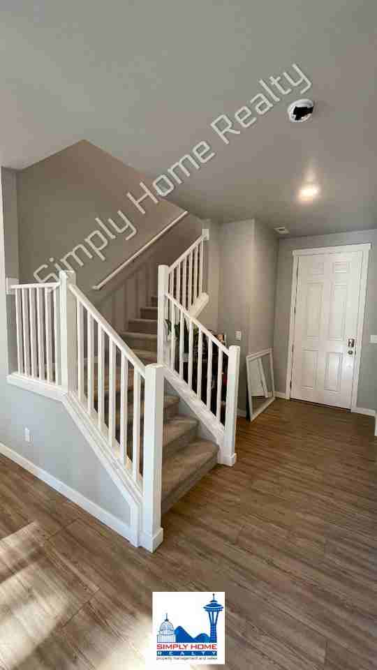 929 Vine Maple St Se - Photo 5 of 45