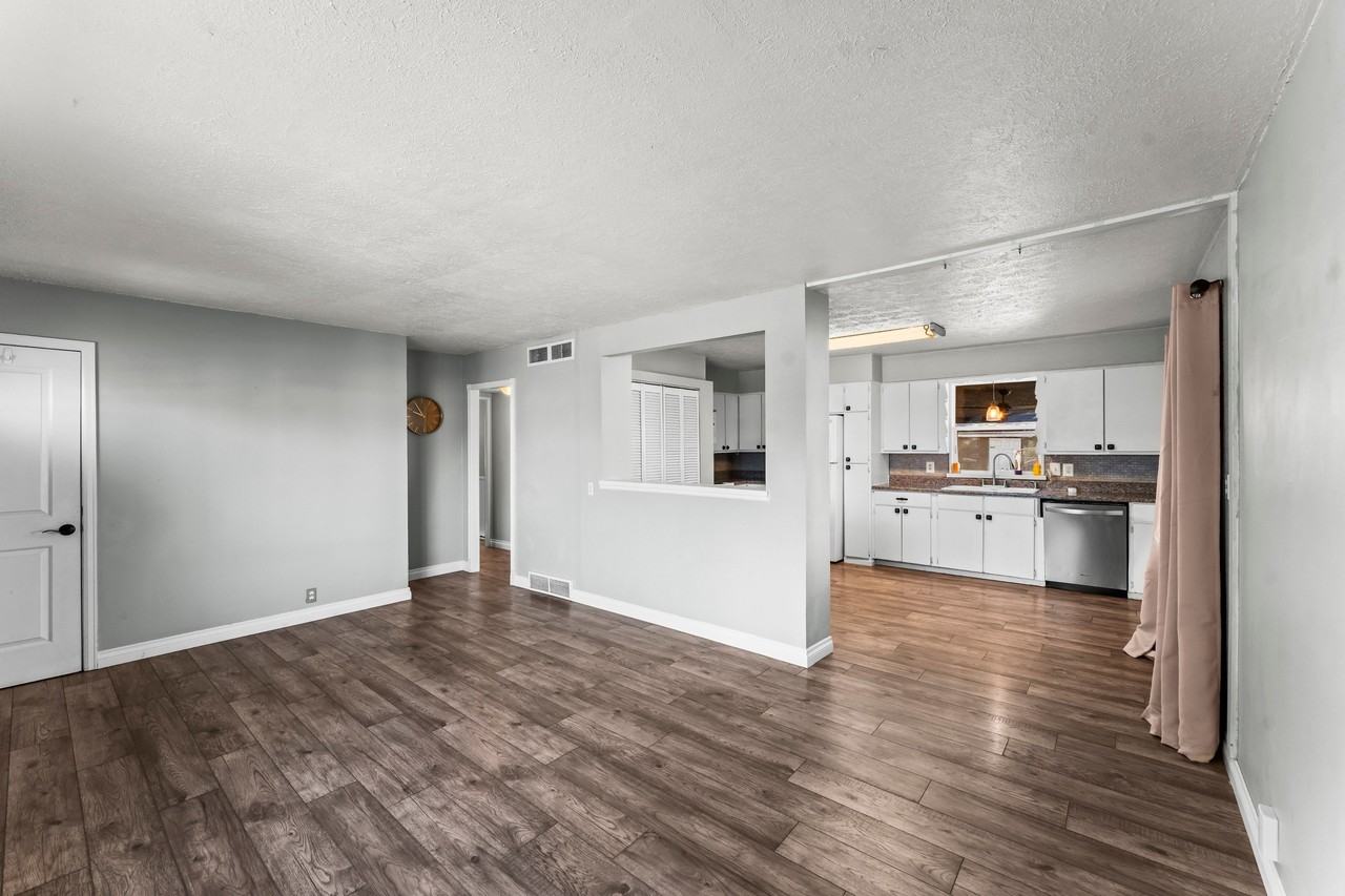 1215 Bristol Ave #1 - Photo 6 of 26
