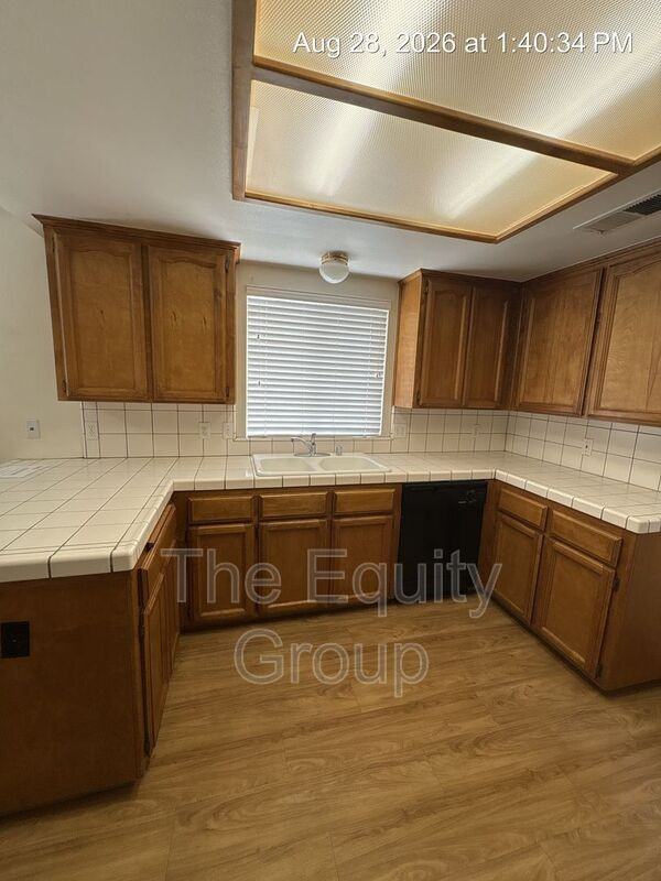 2633 S Maselli St - Photo 7 of 20