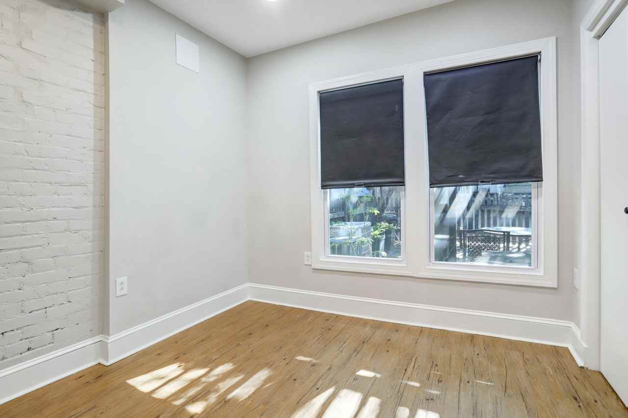 1230B Half St Sw #1 - Photo 4 of 27