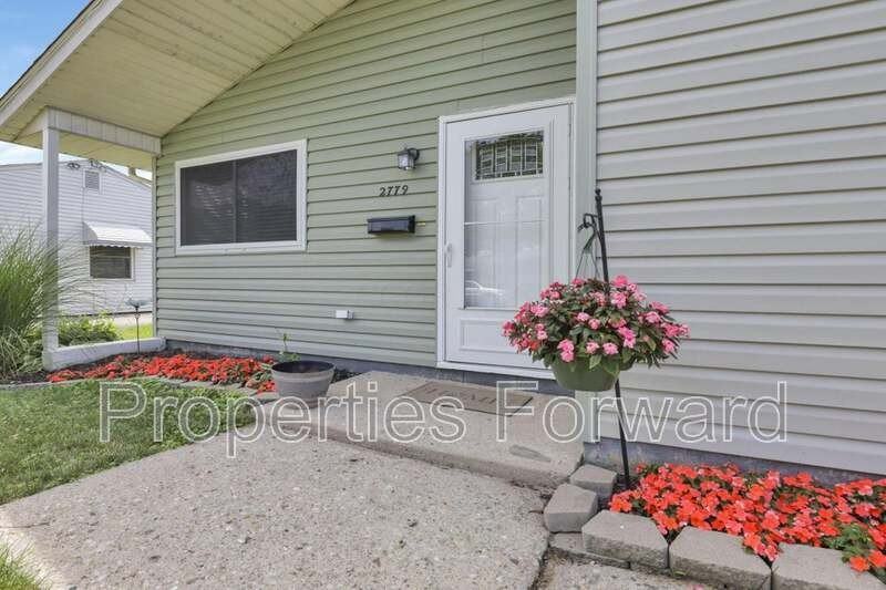 2779 Woodgrove Dr - Photo 2 of 25