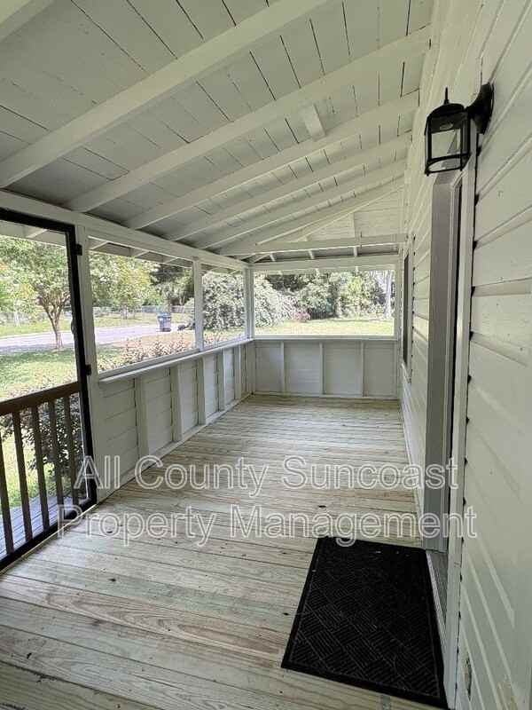 420 Magnolia St - Photo 2 of 11