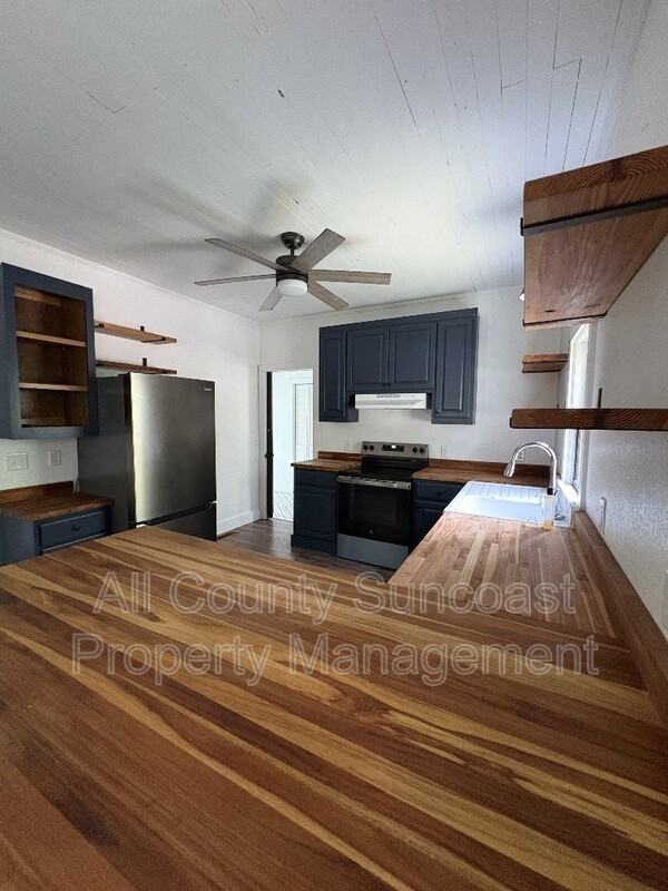 420 Magnolia St - Photo 4 of 11
