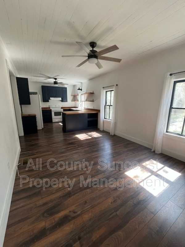 420 Magnolia St - Photo 5 of 11