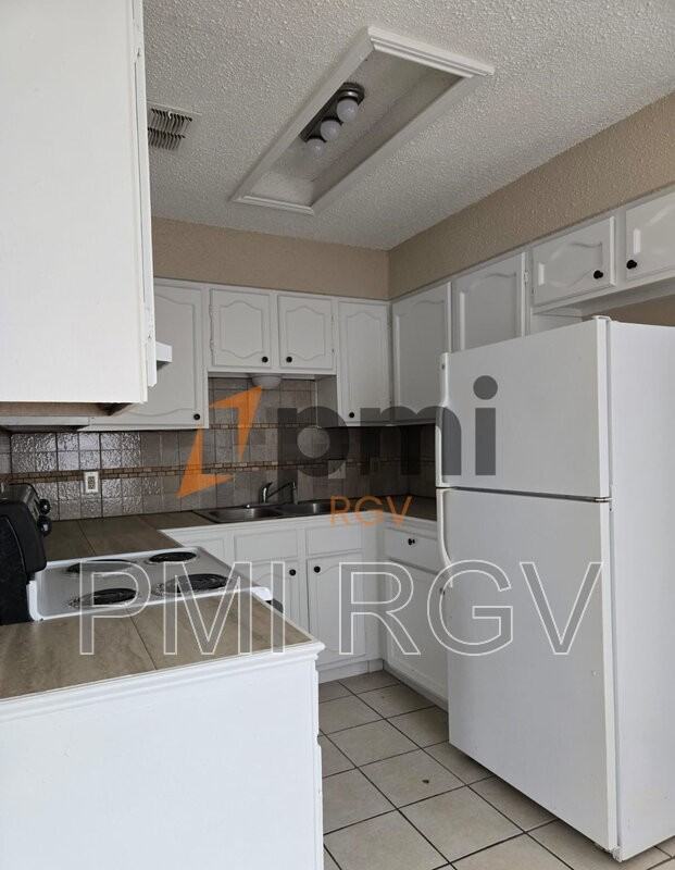 2912 N 29th Ln #3 - Photo 5 of 16