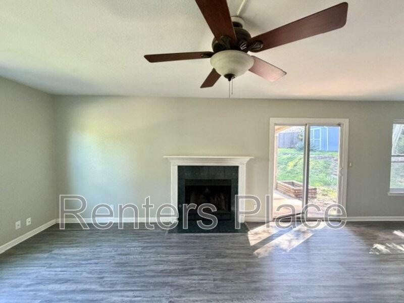 5707 S Yukon Ave - Photo 3 of 20
