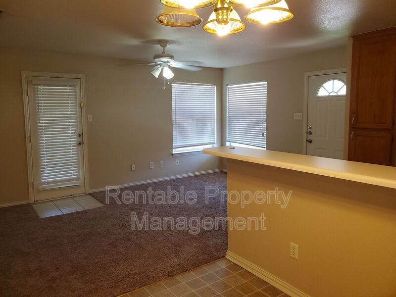 1104 Turkey Creek Ct #B - Photo 5 of 14