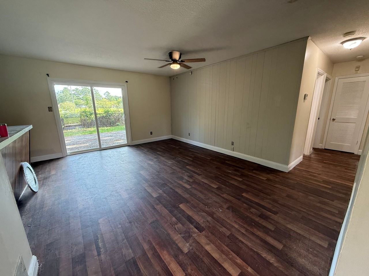 1420 Claremont Cir - Photo 4 of 10