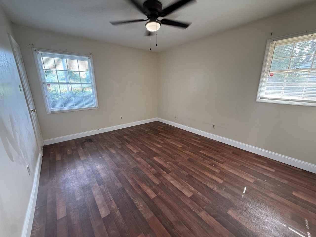 1420 Claremont Cir - Photo 6 of 10