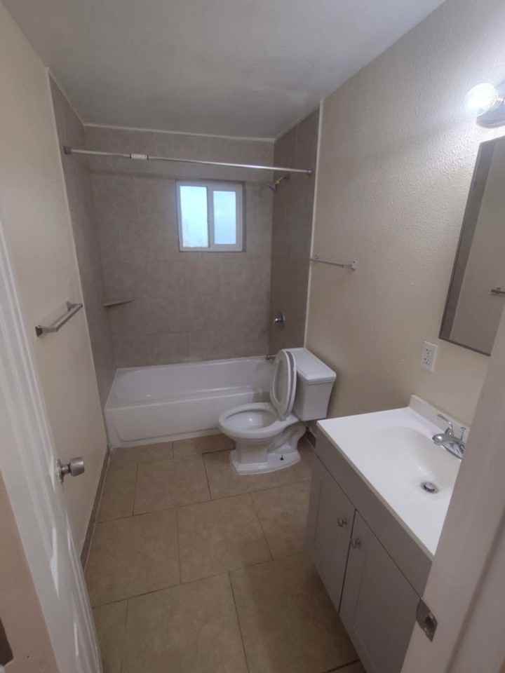 7234 E Belleview St - Photo 7 of 8