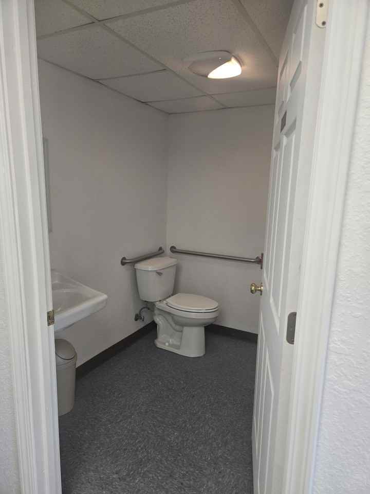 1045 Boston Ave #1 - Photo 5 of 12