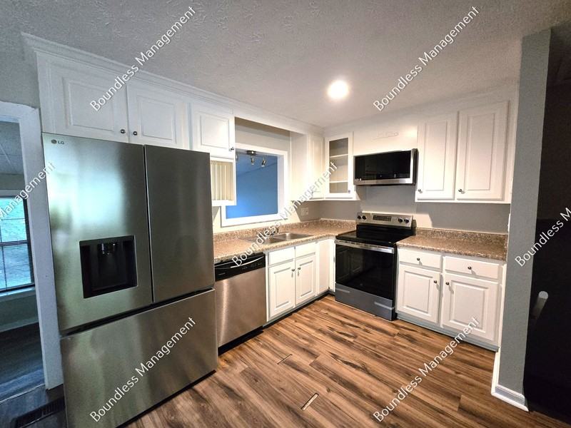 5183 Suggs St - Photo 5 of 17