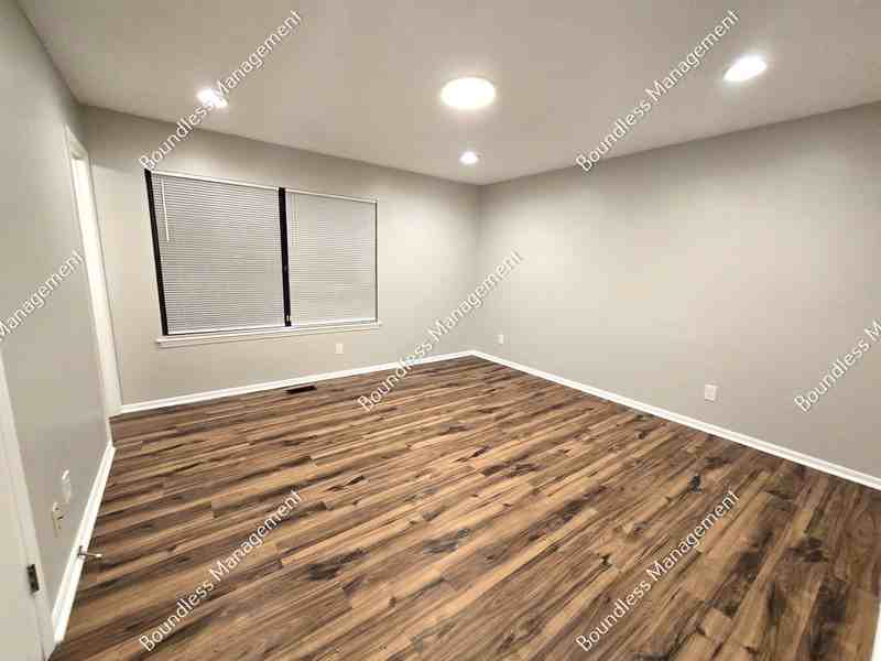 5183 Suggs St - Photo 7 of 17