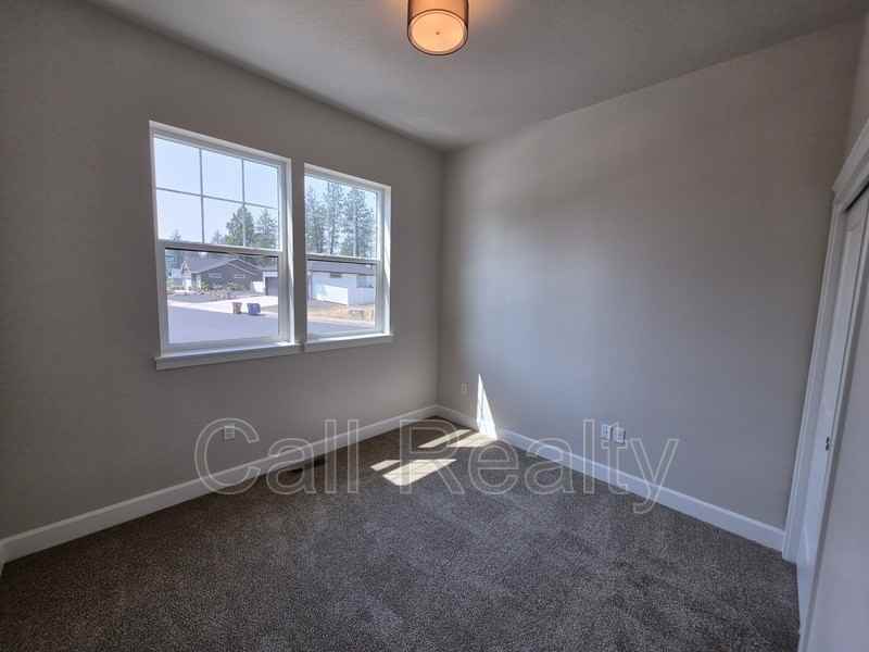 6208 N Windsor St - Photo 7 of 11