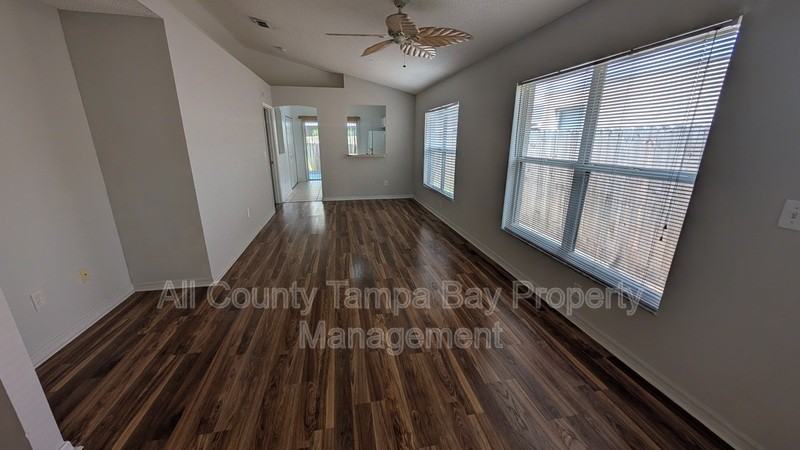6047 White Sails Dr - Photo 4 of 18