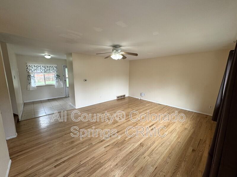 1907 Mccooke Dr - Photo 2 of 26