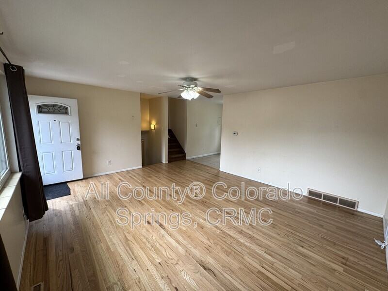 1907 Mccooke Dr - Photo 3 of 26
