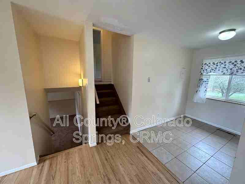 1907 Mccooke Dr - Photo 4 of 26