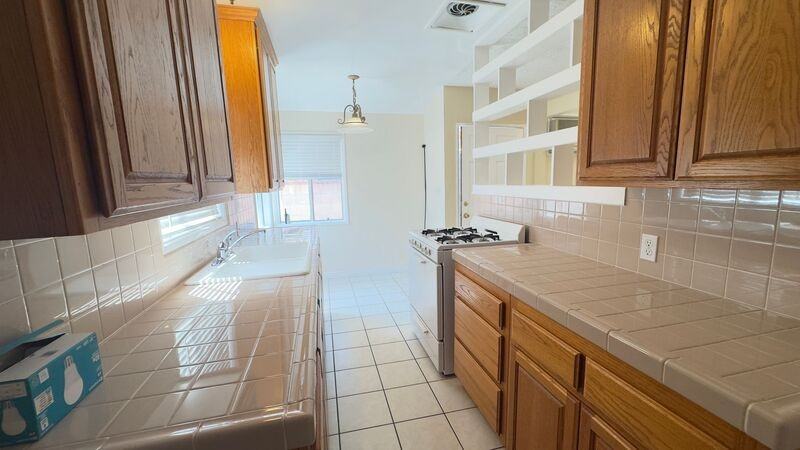 7762 Washington Ave - Photo 5 of 15