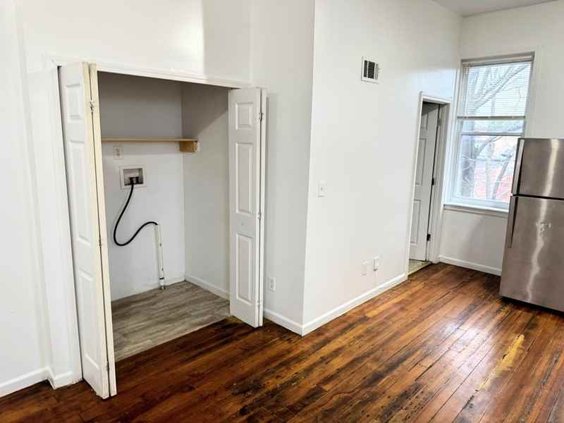 2743 Pestalozzi St #2E - Photo 3 of 11
