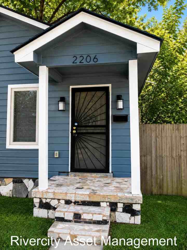 2206 Lyon Ave #2206 - Photo 2 of 7