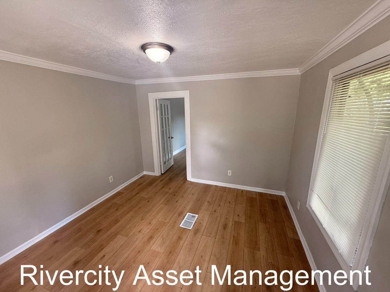 2206 Lyon Ave #2206 - Photo 3 of 7