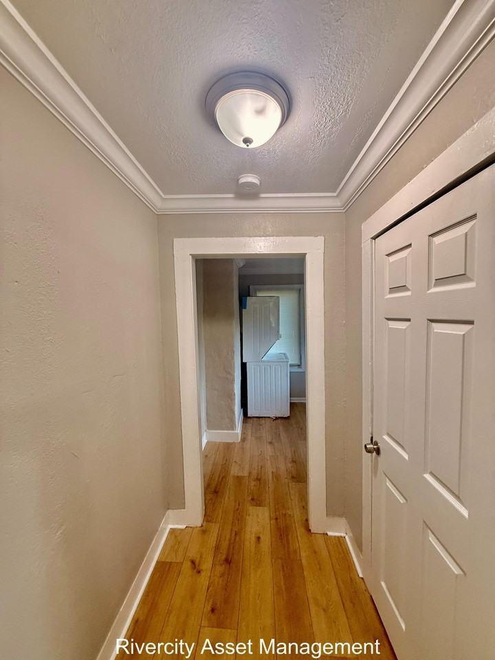 2206 Lyon Ave #2206 - Photo 5 of 7