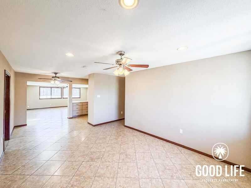 4479 Pocahontas Ave - Photo 3 of 25
