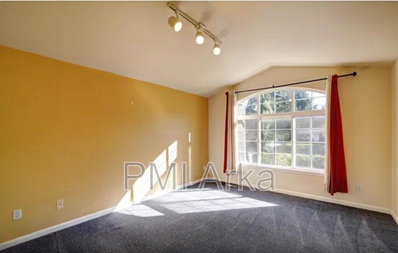10260 Ne 30th Pl - Photo 7 of 12