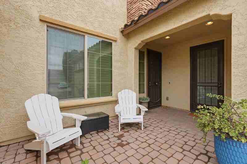 3546 E Ivanhoe St - Photo 4 of 50
