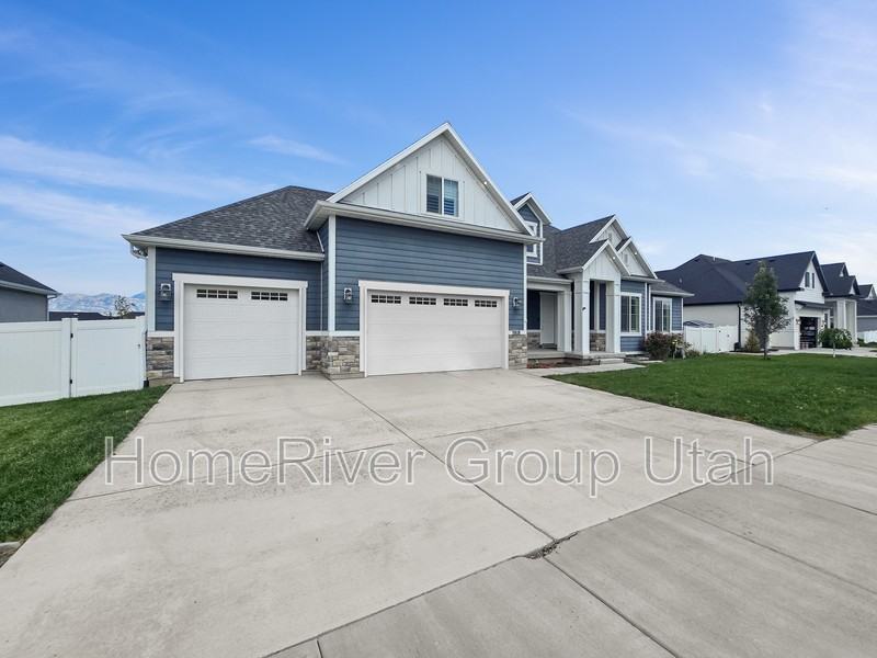 3818 S Rock Dr - Photo 2 of 24