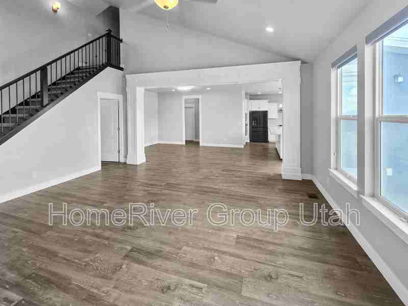 3818 S Rock Dr - Photo 5 of 24