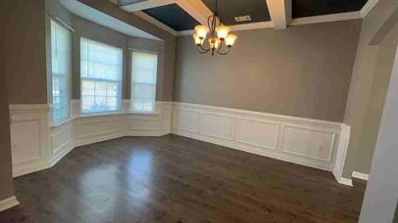1605 Longleaf Ct - Photo 3 of 32