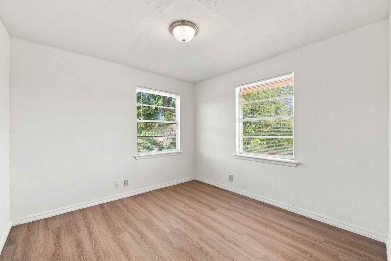 700 Ne 81st St - Photo 7 of 18