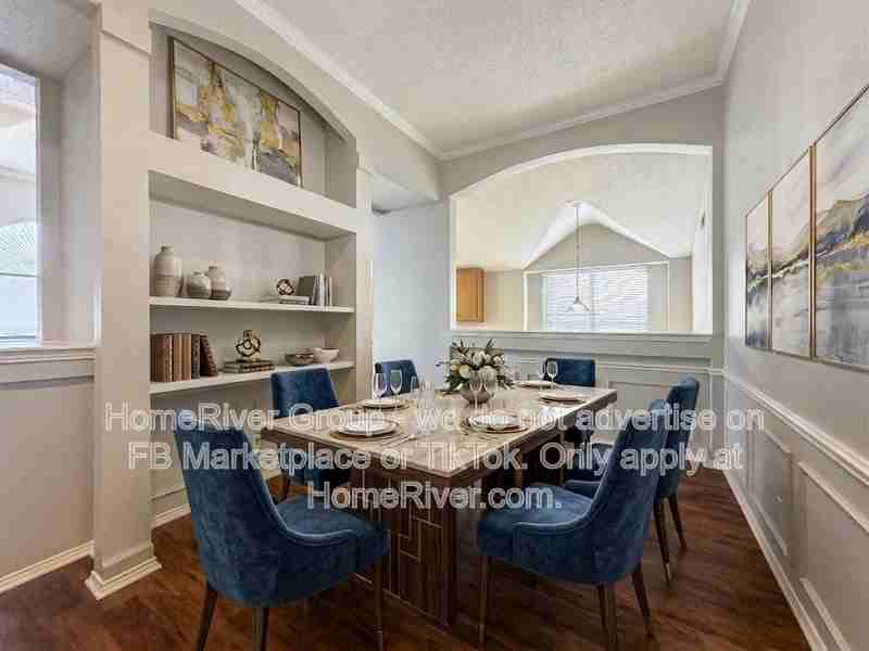 7209 Chaucer Dr - Photo 3 of 31