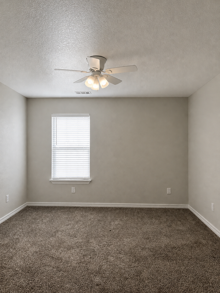2129 Kentucky Ave - Photo 5 of 6