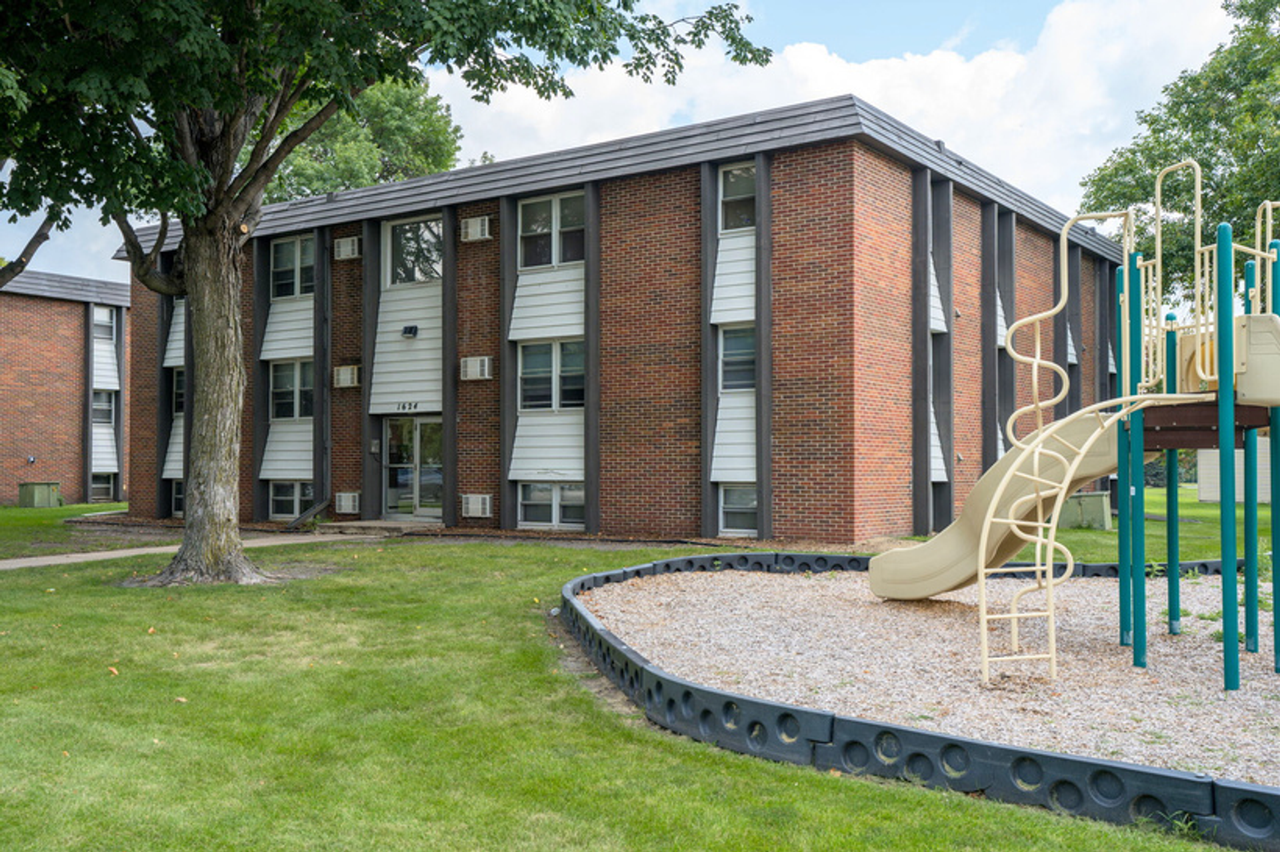 Colony Court Apartments - Photo 2 of 33