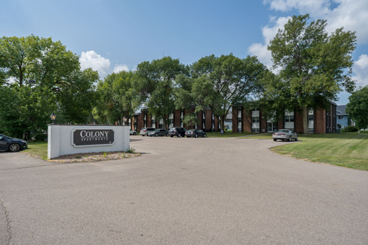 Colony Court Apartments - Photo 6 of 33