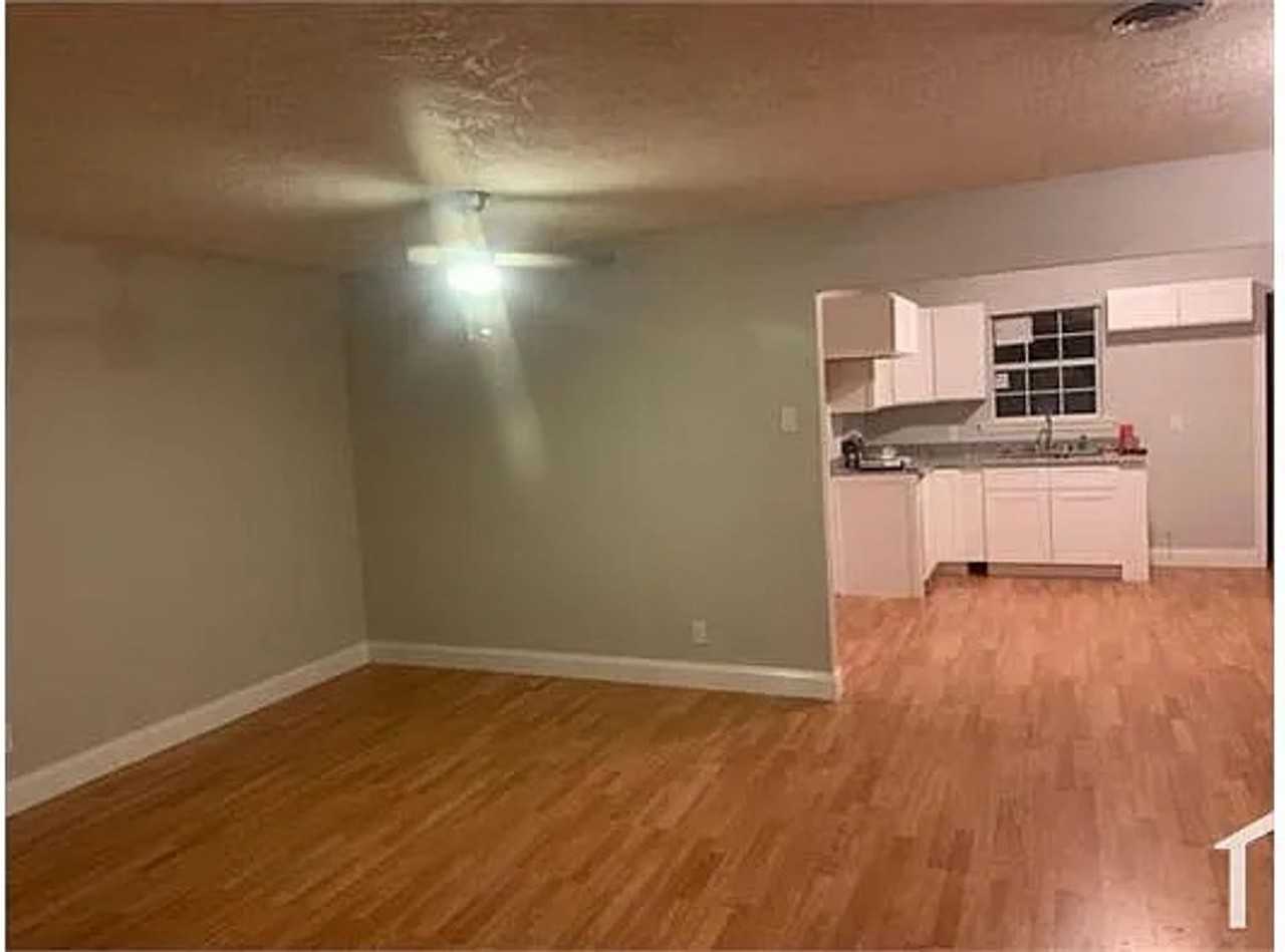 2395 Hybrook Ln - Photo 2 of 7