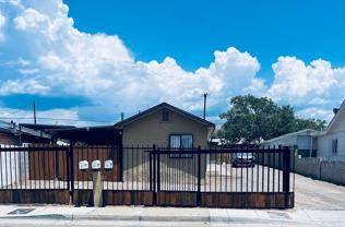 1818 Edith Blvd Se - Photo 1 of 1
