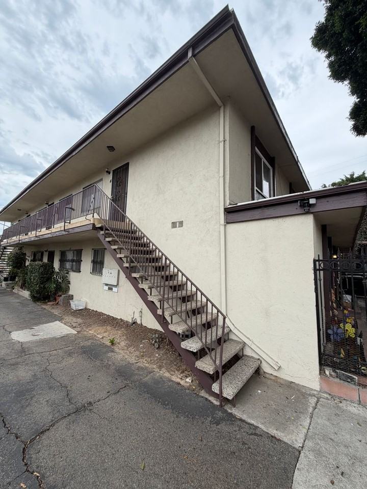 4953 Gambier St - Photo 2 of 15
