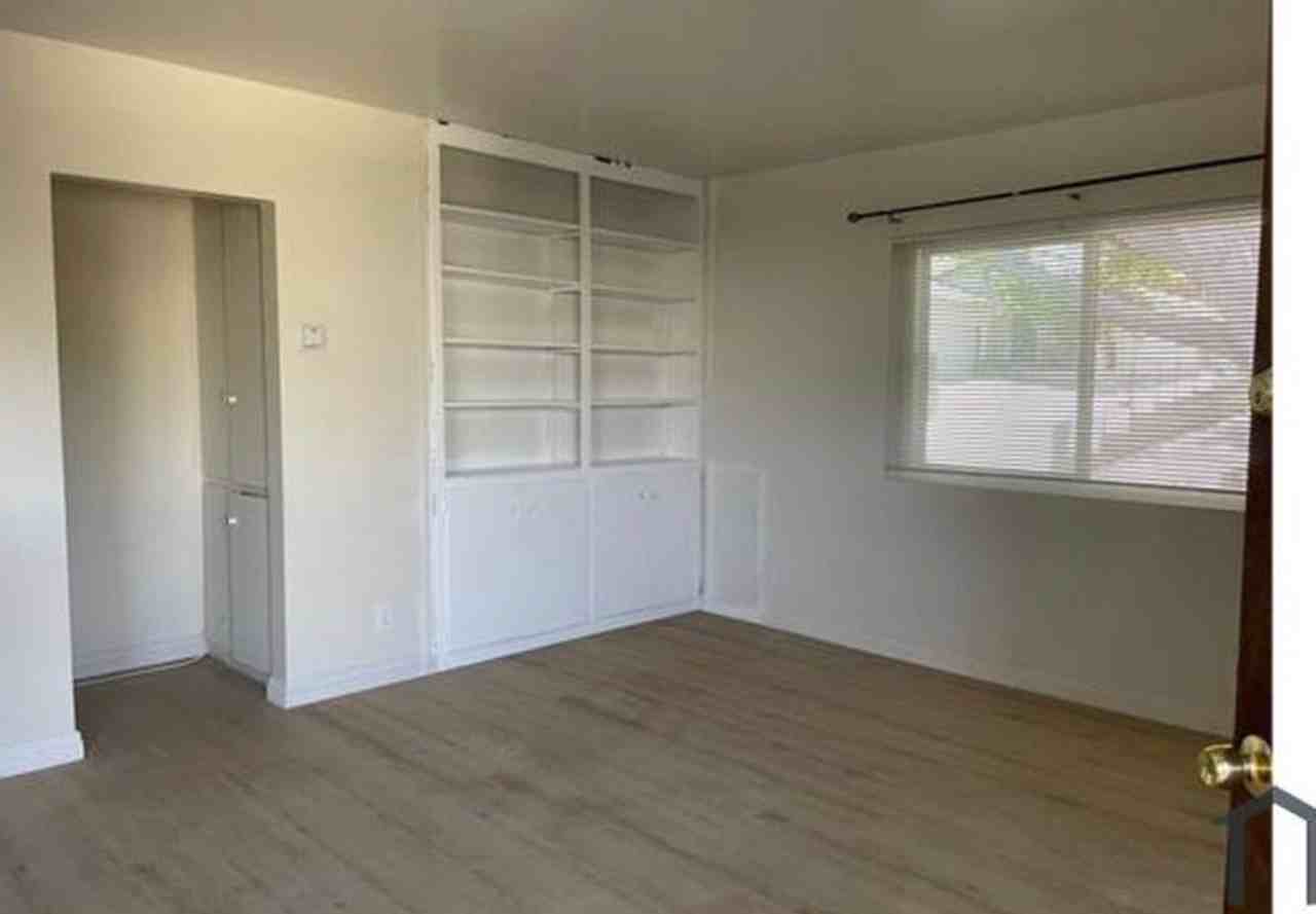 4953 Gambier St - Photo 3 of 15