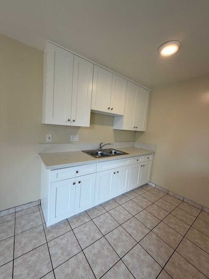 4953 Gambier St - Photo 6 of 15
