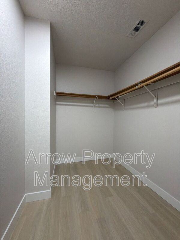 2380 N 44th St #9 - Photo 7 of 10