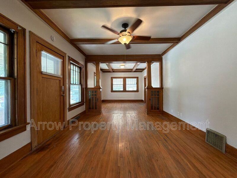 415 N 32nd St - Photo 2 of 33